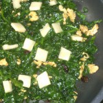 Espinacas con nueces y queso y puerros rellenos al horno