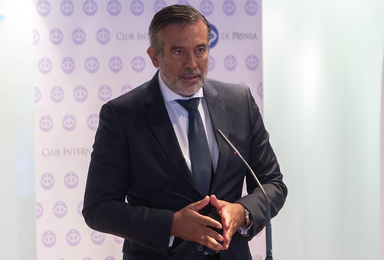 El consejero de Presidencia, Justicia e Interior de la Comunidad de Madrid, Enrique López, durante la entrega de Premios de Periodismo Internacional del Club Internacional de Prensa (CIP) el pasado 8 de septiembre