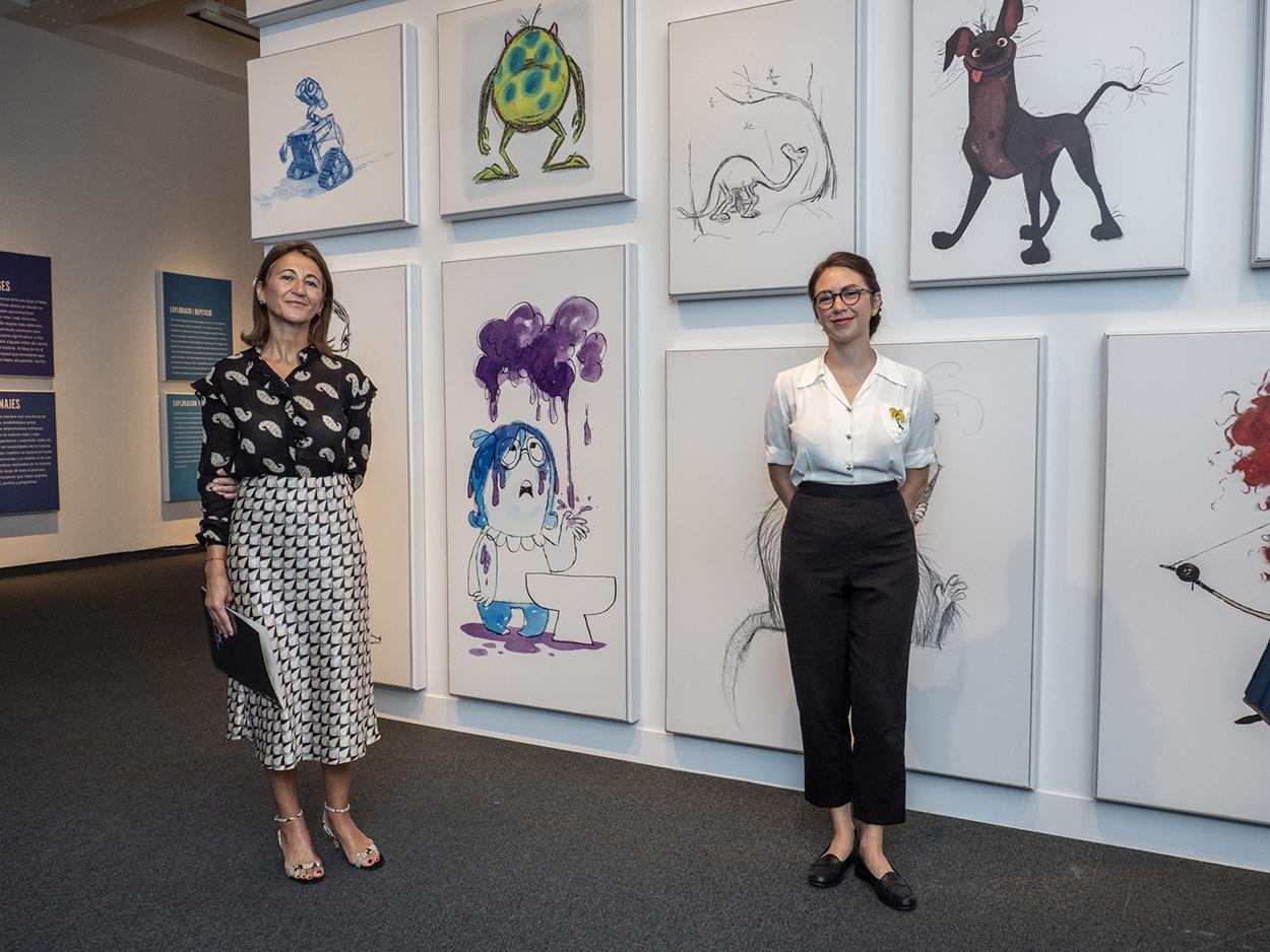 La directora de CaixaForum Palma, Margarita Pérez-Villegas, y la comisaria, Brianne Moseley, han presentado en CaixaForum Palma la exposición Pixar Construyendo personajes.