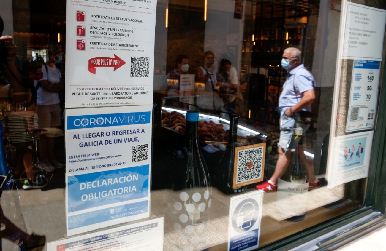 Comunidades autónomas, como Galicia, aprueban restricciones de cara a NocheviejaSantiago de Compostela explicando las medidas establecidas por la Xunta de Galicia (Foto: Europa Press).