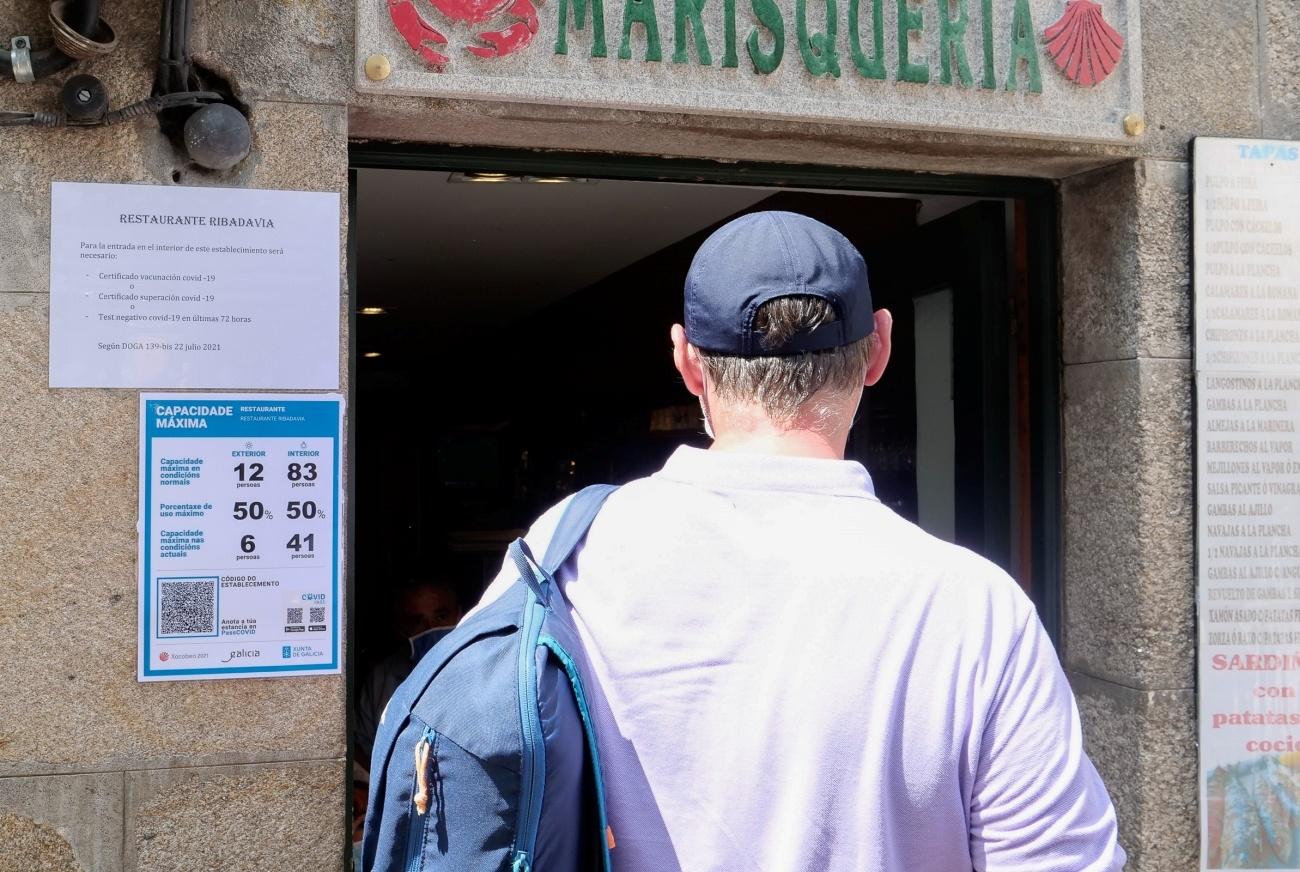Los hosteleros gallegos consideran que “no tiene sentido” aplicar la obligatoriedad del certificado Covid (Fuente: EP)