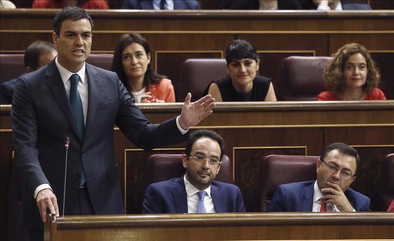 Rapapolvo de Sánchez a Rajoy por su papel en Europa