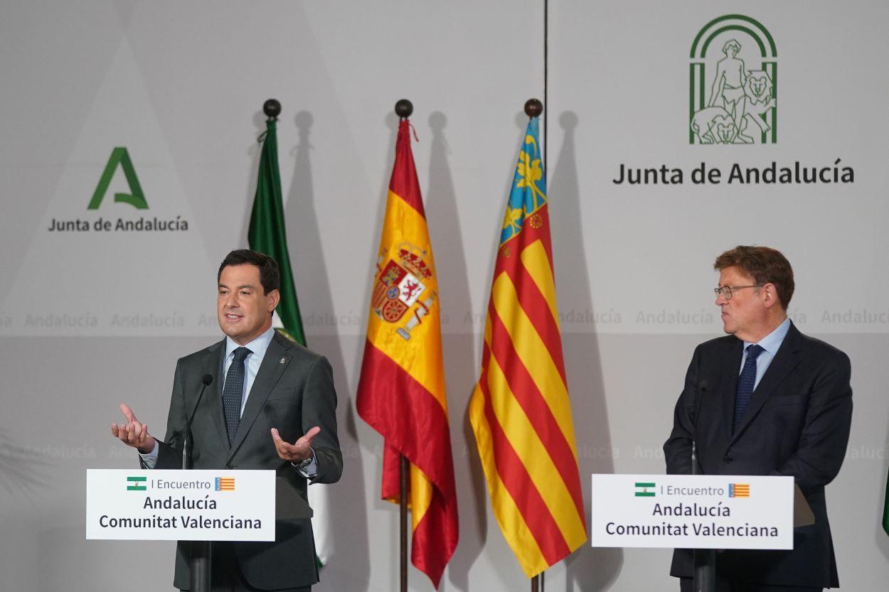 Juan Manuel Moreno y Ximo Puig, en su rueda de prensa conjunta en San Telmo.