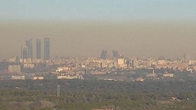 Imagen de archivo de la boina de contaminación en la ciudad de Madrid.