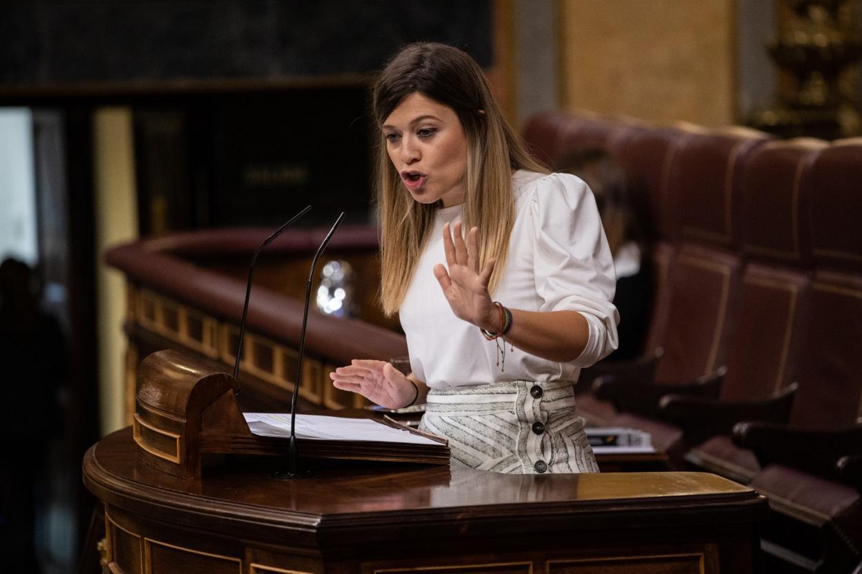 La diputada del PSOE, Laura Berja, interviene en una sesión plenaria en el Congreso de los Diputados
