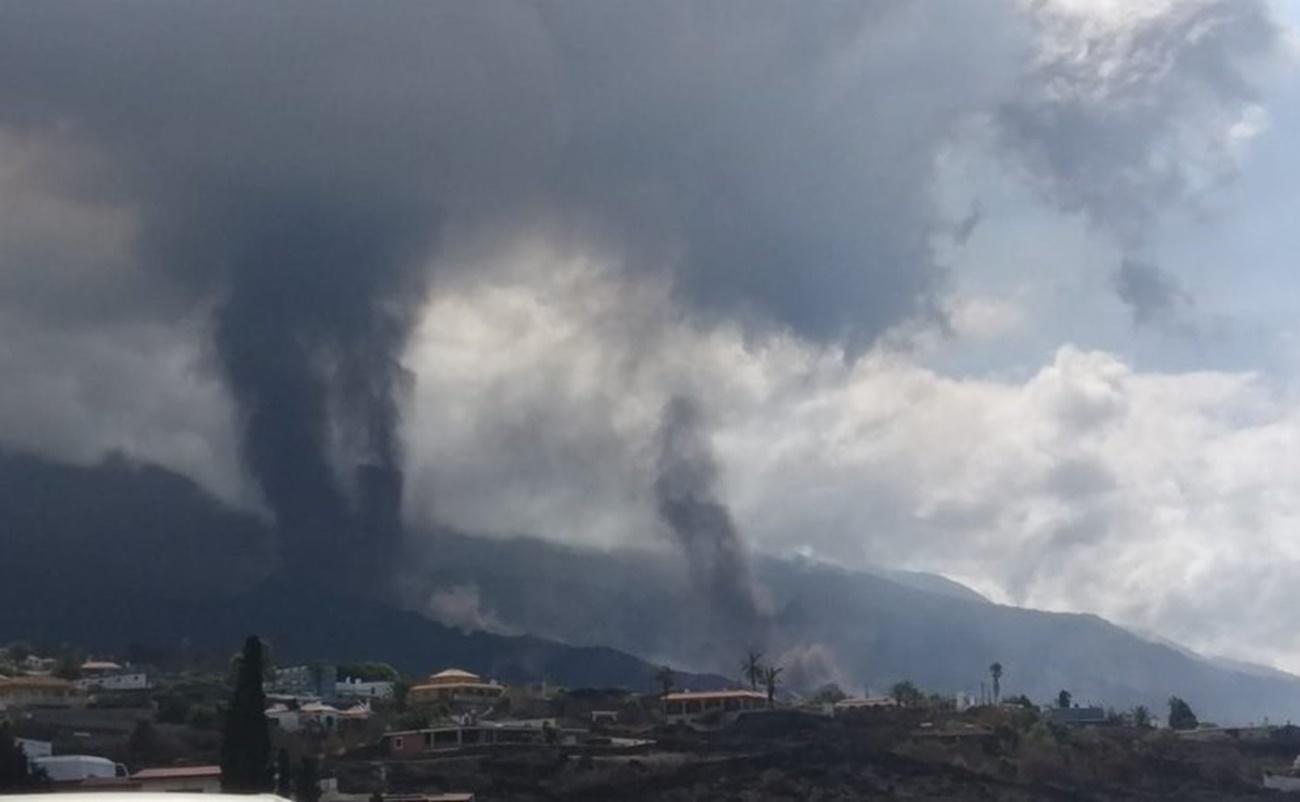 Se abre un nuevo foco de emisión en el volcán de Cumbre Vieja