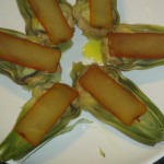 Alcachofas con hueva y longanizas con judías blancas