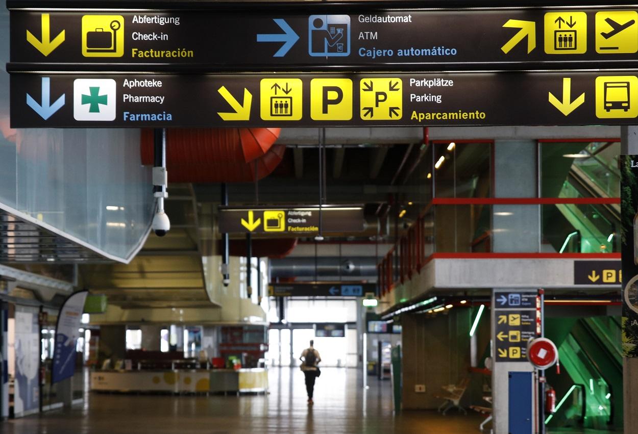 Interior del Aeropuerto de La Palma. Fuente: Europa Press.