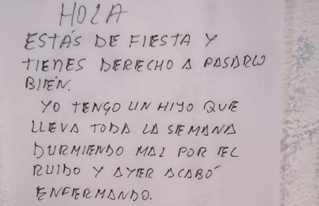 Imagen del escrito aparecido en la puerta de la discoteca Ruta de Santiago de Compostela (Foto: Instagram).