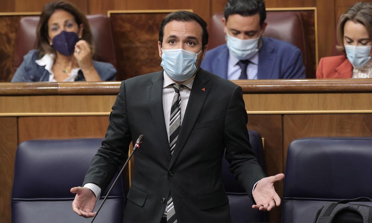 El ministro de Consumo, Alberto Garzón, interviene en una sesión de control al Gobierno en el Congreso de los Diputados. EP