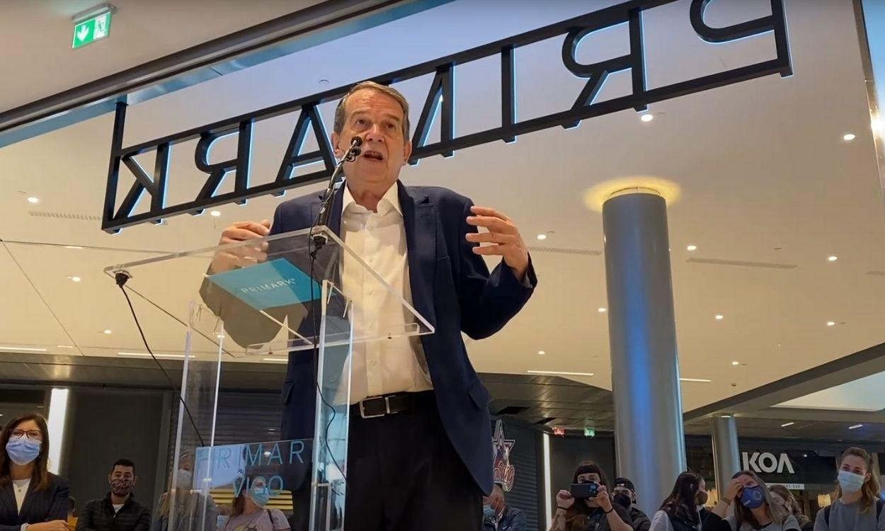 Abel Caballero en la inauguración de Primark de Vigo.