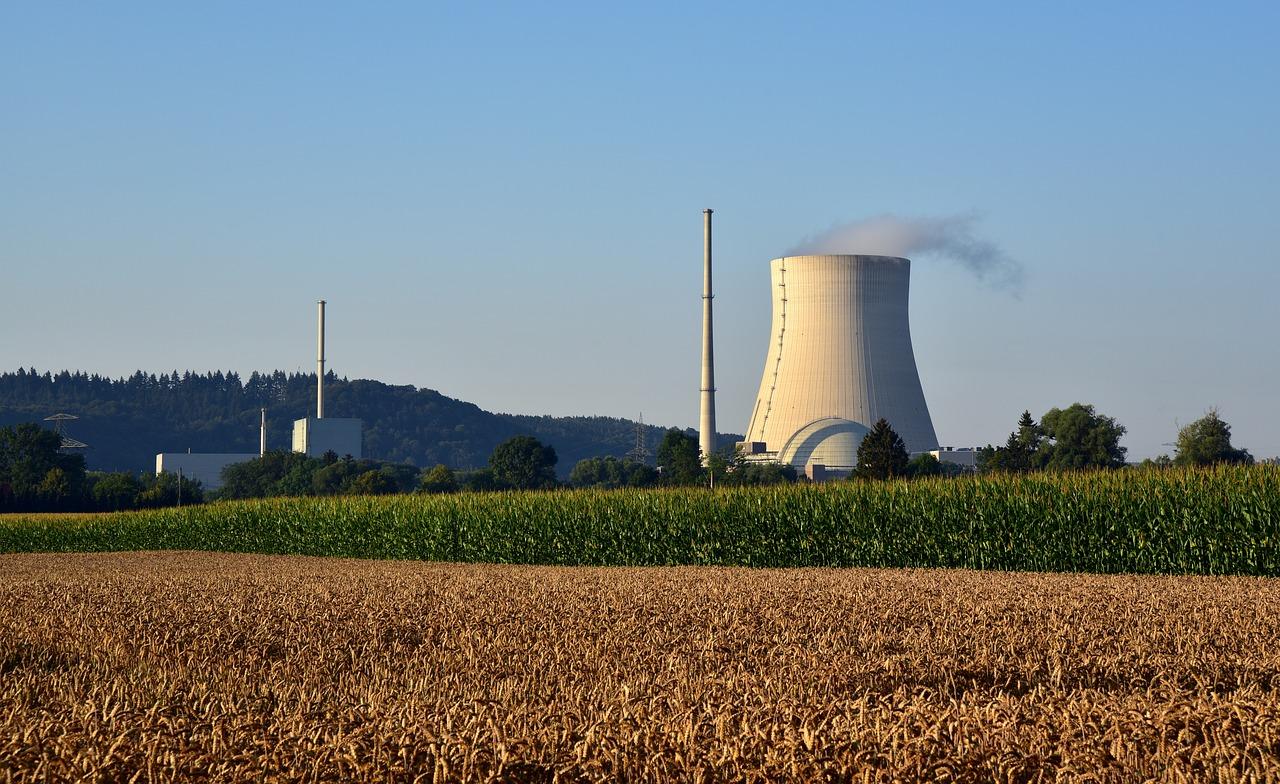 Imagen de recurso de una planta de energía nuclear. Fuente: Pixabay.