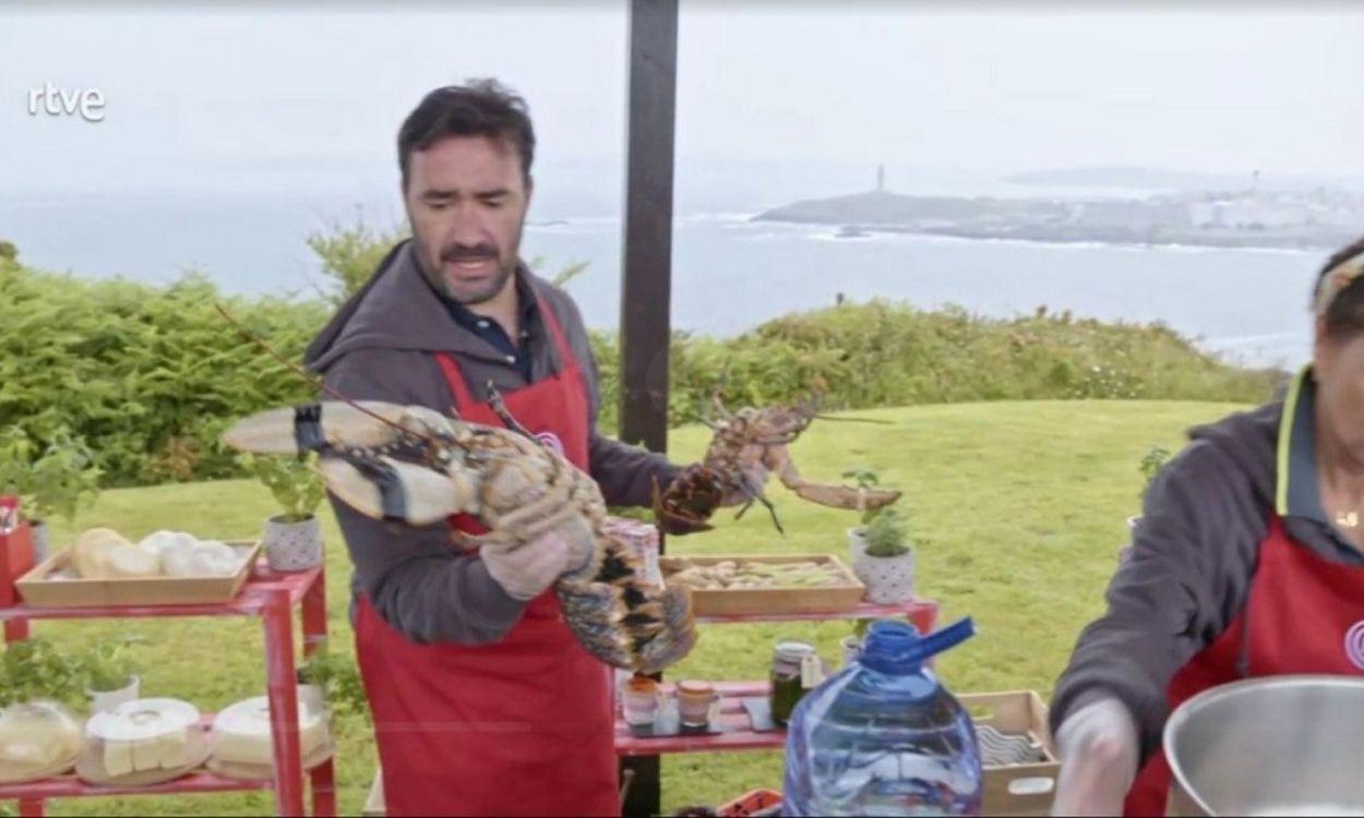 Juanma Castaño en una de las pruebas de cocina de 'MasterChef Celebrity'. TVE