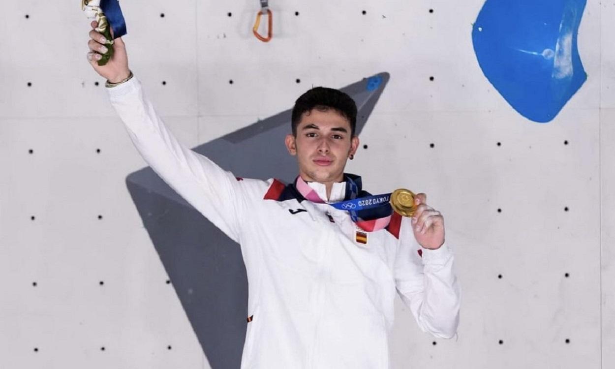 Alberto Ginés, medallista olímpico en escalada. Twitter