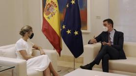 Yolanda Díaz y Pedro Sánchez durante la reunión del Consejo de Ministros extraordinario para la aprobación de los Presupuestos Generales del Estado.