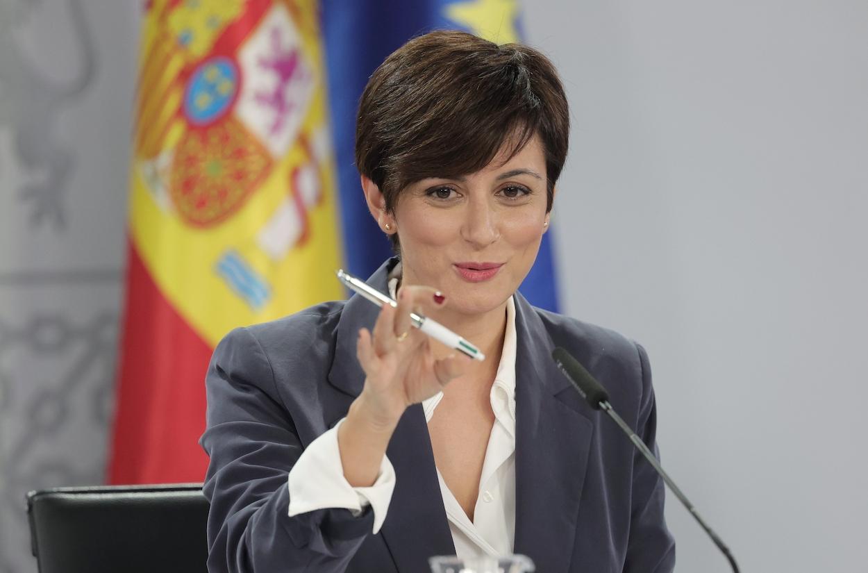 La ministra Portavoz, Isabel Rodríguez, interviene en una rueda de prensa tras la reunión del Consejo de Ministros celebrado en Moncloa, a 11 de octubre de 2021, en Madrid