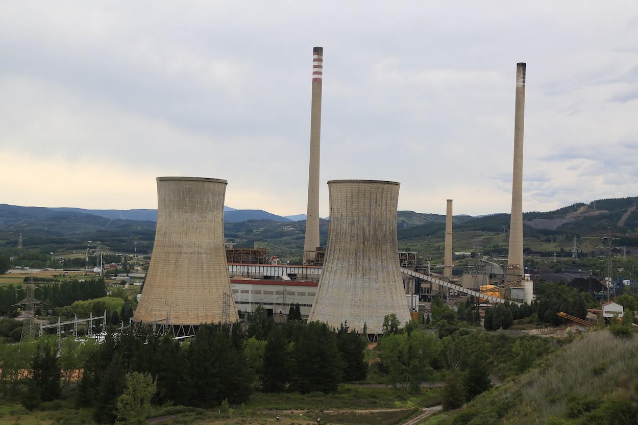 Endesa y Urbaser promueven una planta para el tratamiento de baterías en Cubillos del Sil. Europa Press