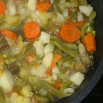 Menestra de verduras en ensalada y gallina estofada