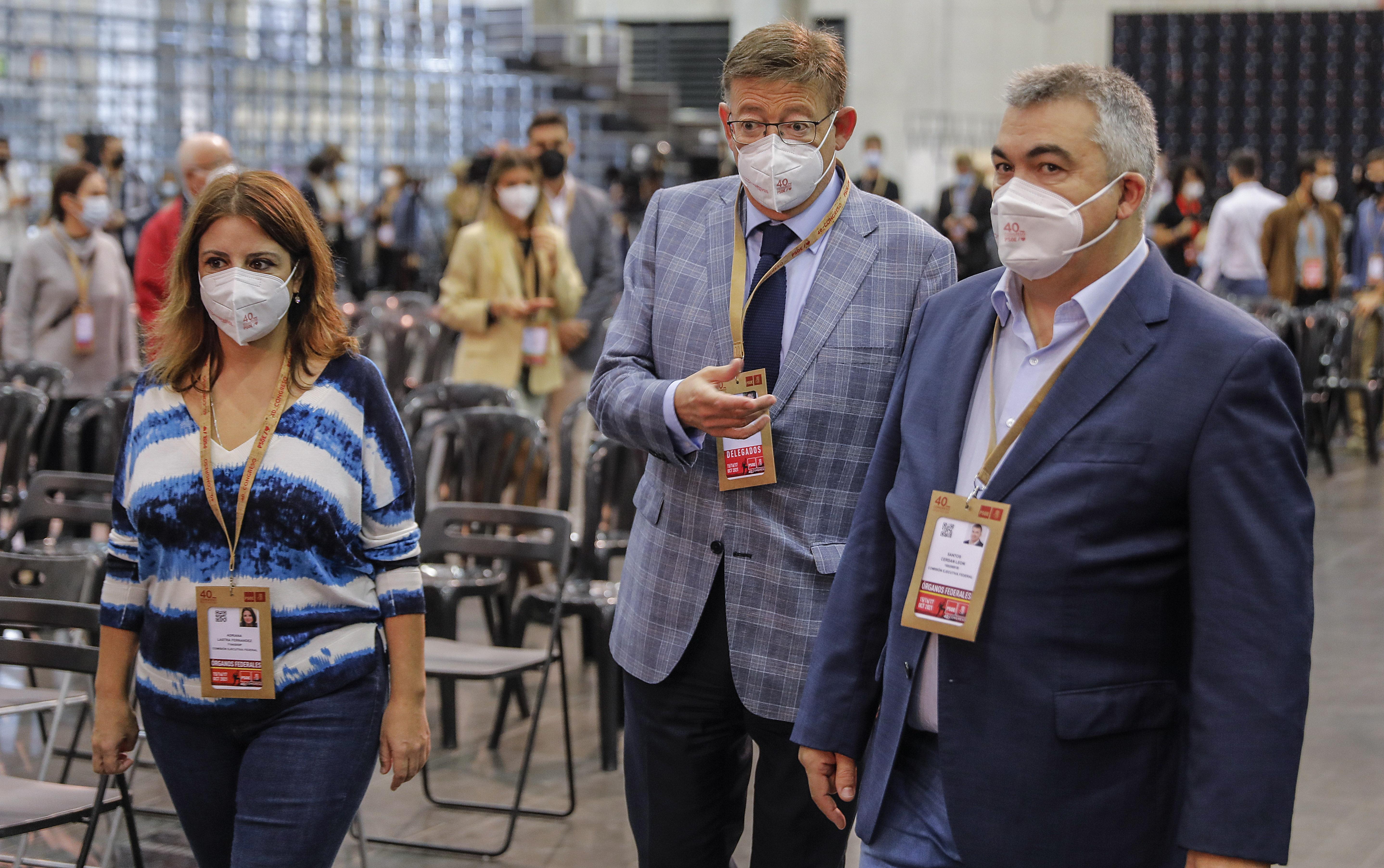 Adriana Lastra, Ximo Puig y Santos Cerdán en el 40º Congreso Federal del PSOE. EP