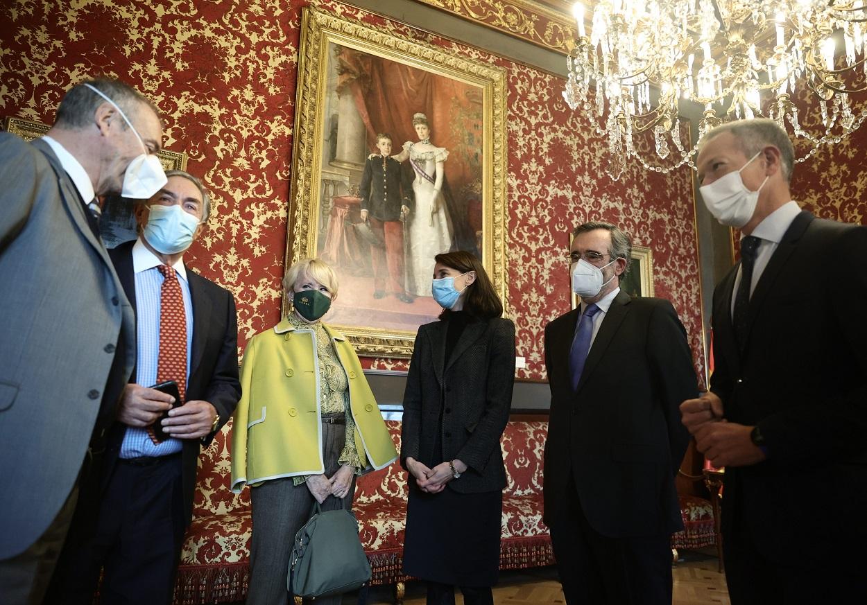 Los expresidentes del Senado; Juan José Laborda; Juan Ignacio Barrero; Esperanza Aguirre; la ministra de Justicia, Pilar Llop; Manuel Cruz y el actual presidente del Senado, Ander Gil. Fuente: Europa Press.