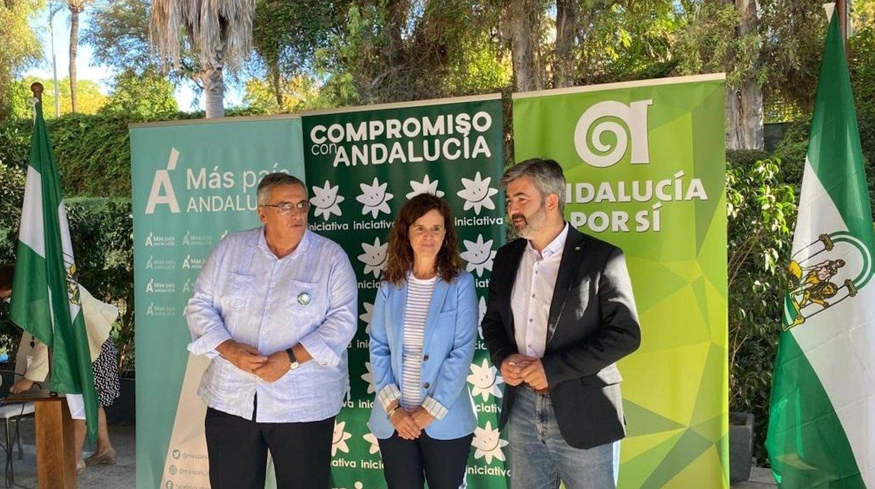 José Antonio Jiménez (Iniciativa del Pueblo Andaluz), Esperanza Gómez (Más País por Andalucía) y Modesto González (Andalucía Por Sí). JOSÉ GONZÁLEZ EP