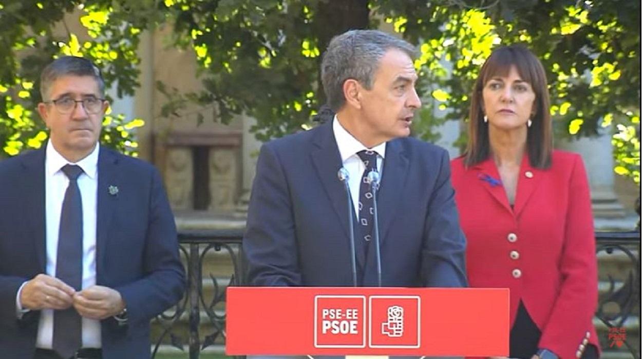 Zapatero recuerda en Gernika el fin de ETA: "Somos ya una democracia sin terrorismo, pero no sin memoria"
