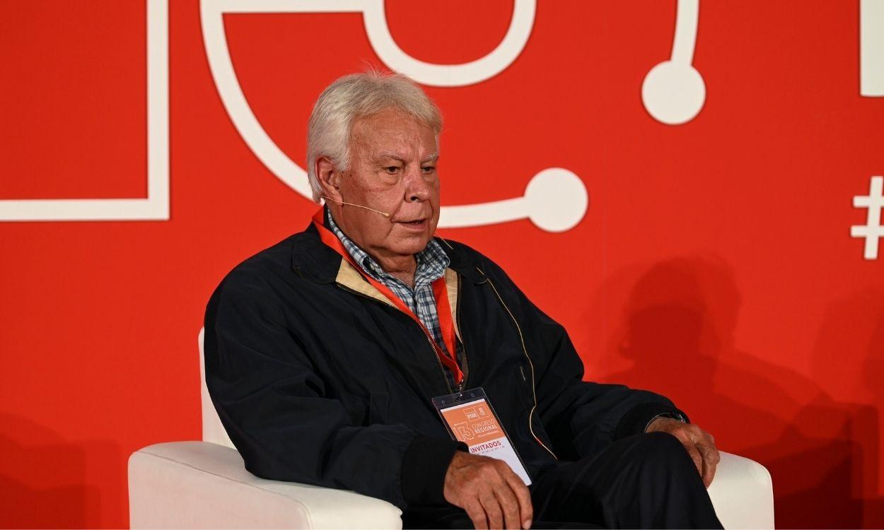 El expresidente del Gobierno, Felipe González, interviene en el 13 Congreso Regional del PSOE en Extremadura. EP