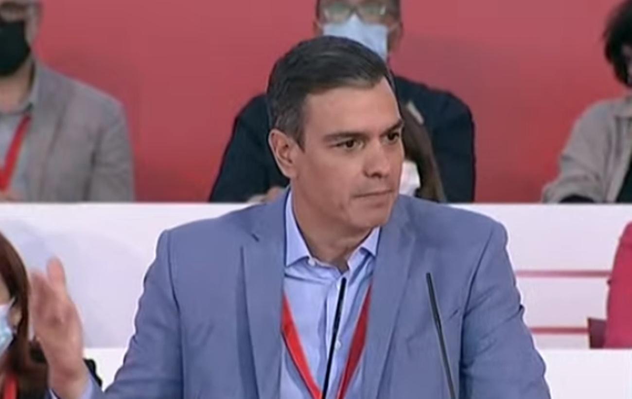 Pedro Sánchez durante su intervención en Extremadura este domingo