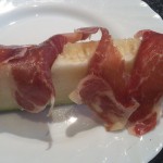 Melón con jamón y cocochas de bacalao con tomate y arroz meloso