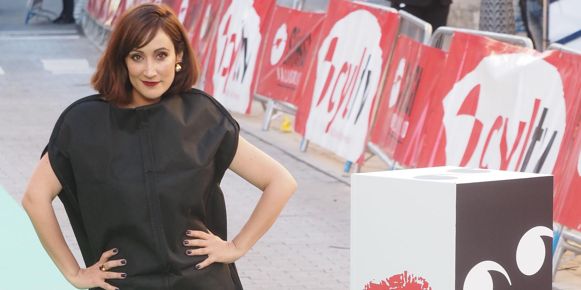 La presentadora, Ana Morgade, posa a su llegada la gala inaugural de la 66ª Semana Internacional de Cine de Valladolid, la Seminici