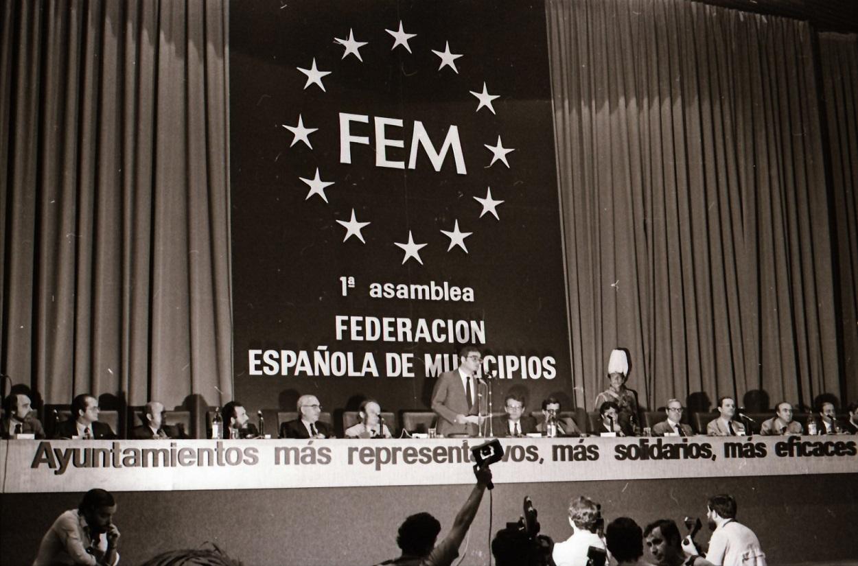Federación Española de Municipios y Provincias: 40 años de municipalismo, de Pedro Aparicio a Abel Caballero. Fuente: FEMP.