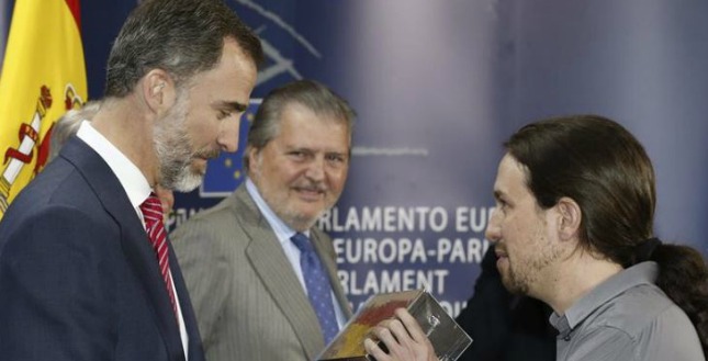 ¿Ahora monárquico? Pablo Iglesias sigue evolucionando en busca de su rol en el 'Juego de Tronos'