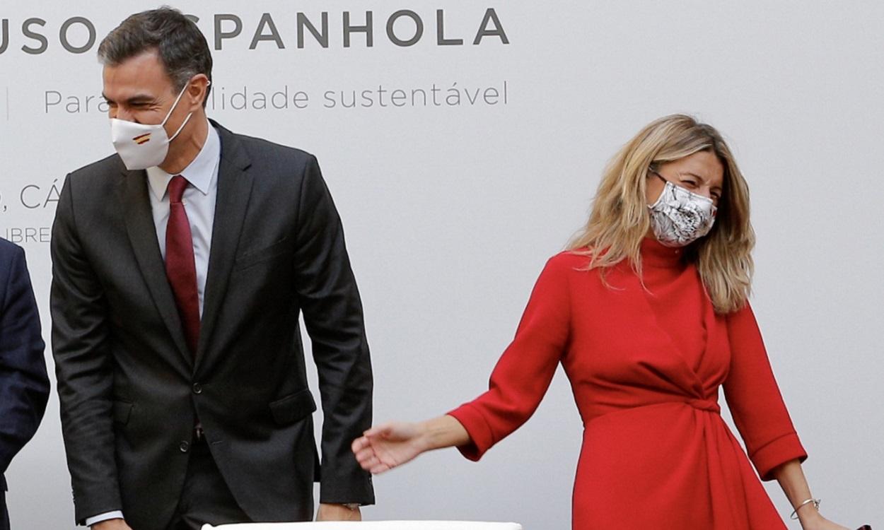 El presidente del Gobierno, Pedro Sánchez, y la ministra de Trabajo, Yolanda Díaz, en Trujillo, Cáceres. EP