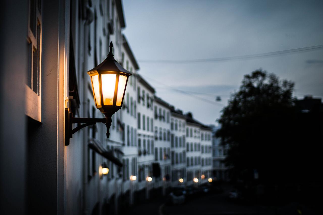 Imagen de recurso de una lámpara. Fuente: Pixabay.