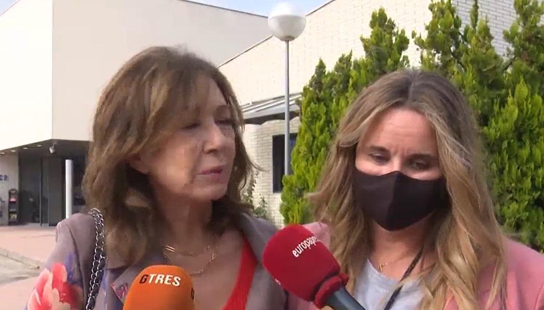 Ana Rosa Quintana a su salida de las instalaciones de Mediaset. Telemadrid.