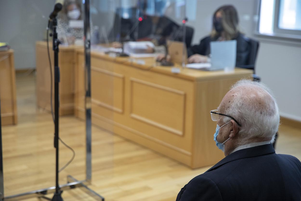 El psiquiatra hispalense Javier Criado, durante el juicio por un delito contra la integridad moral. MARÍA JOSÉ LÓPEZ/EP