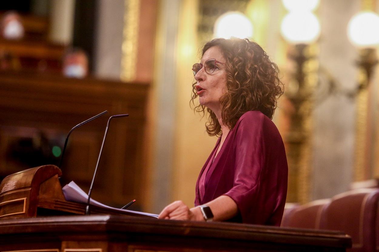 La ministra de Hacienda, María Jesús Montero, interviene en una sesión plenaria en el Congreso de los Diputados. Ricardo Rubio / Europa Press