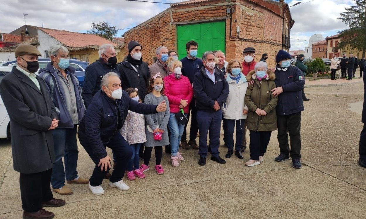 Miguel Ángel Revilla durante el acto organizado con motivo del inicio de las obras de la línea de alta velocidad entre Amusco y Osorno, que se ha celebrado en Monzón de Campos