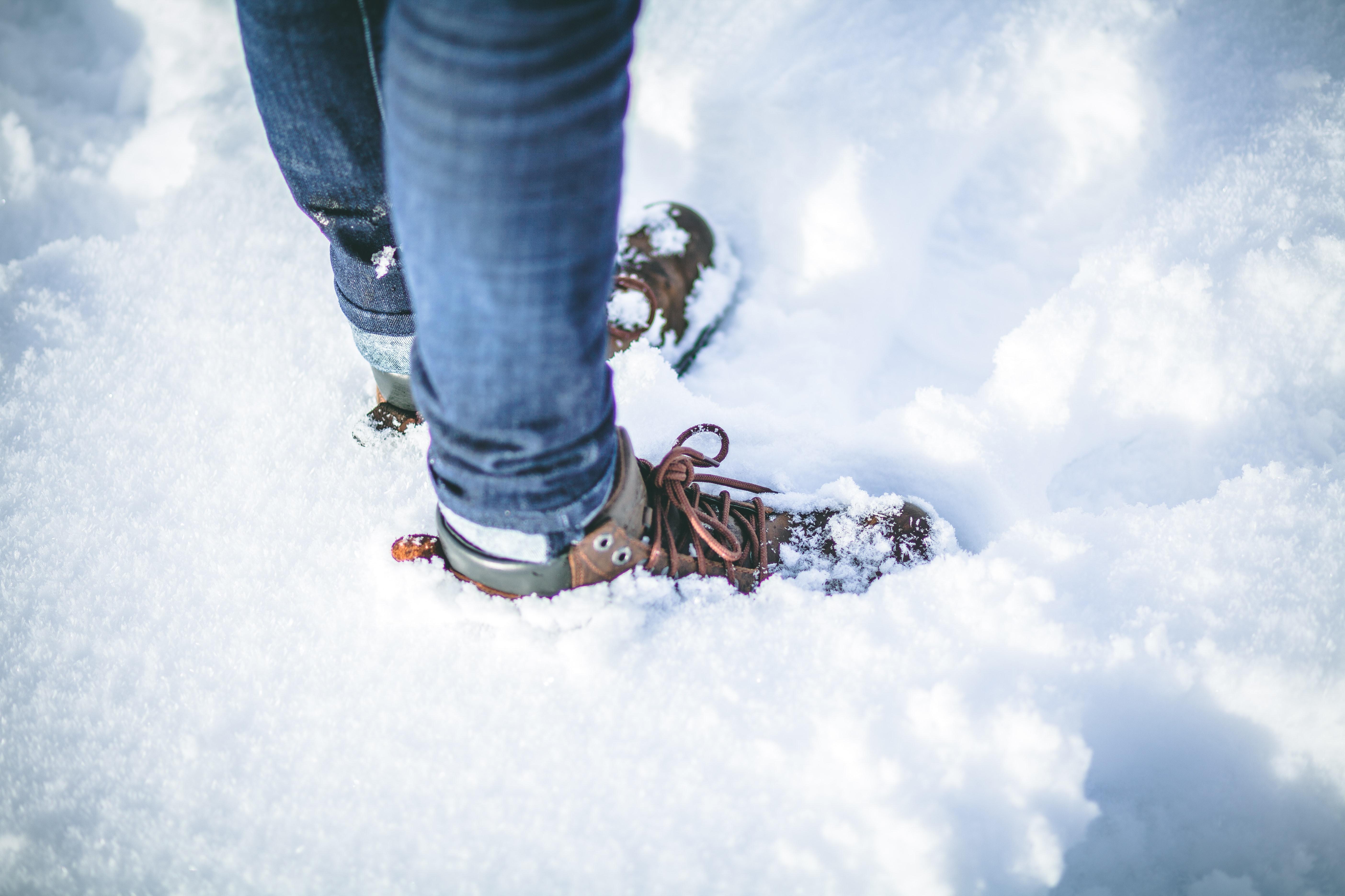 Claves para cuidar nuestros pies cuando llega el frío. Thom Holmes para Unsplash.