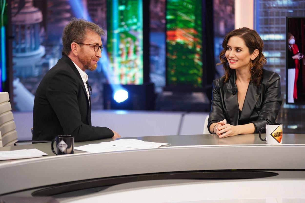 Isabel Díaz Ayuso junto a Pablo Motos en El Hormiguero