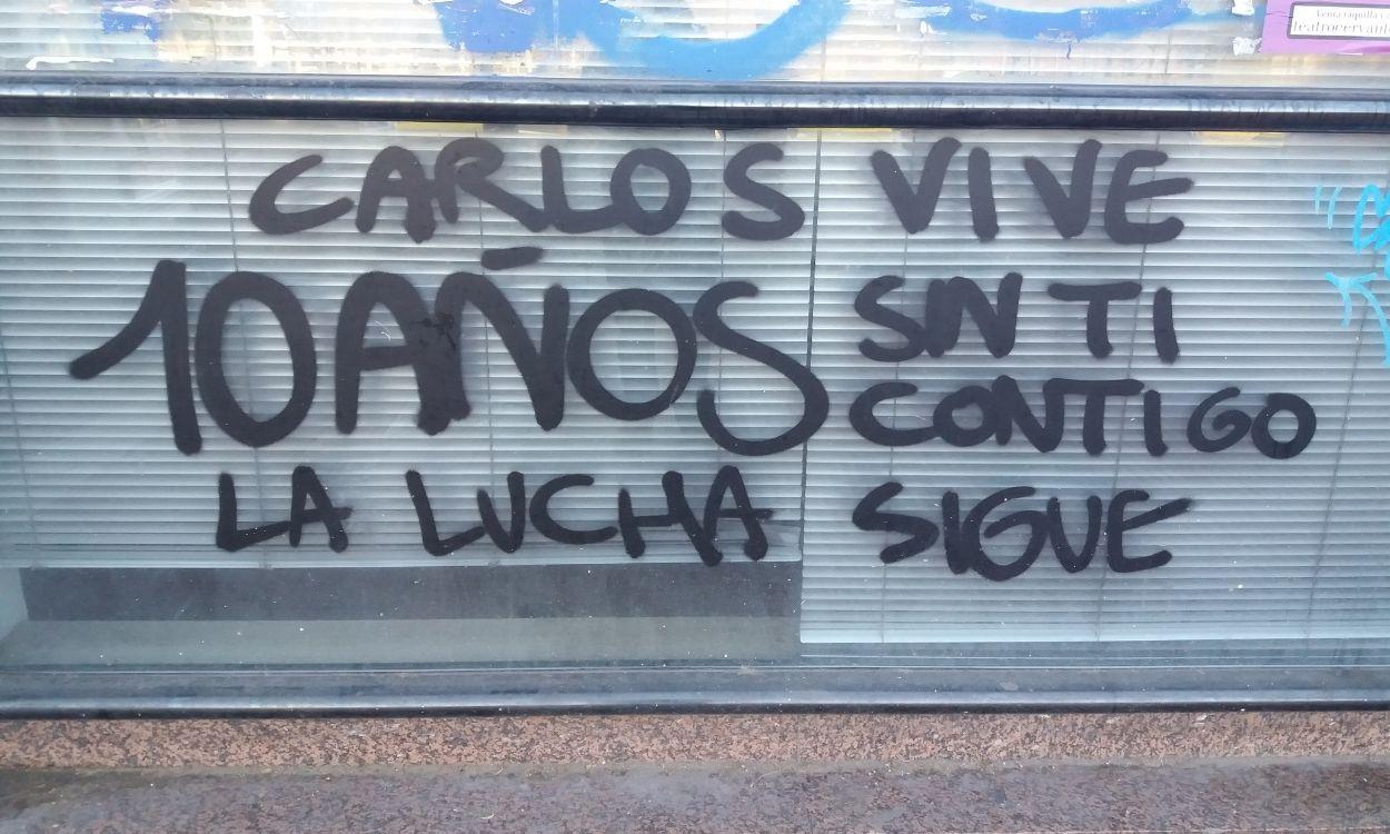 Pintada en memoria de Carlos Palomino, asesinado por un neonazi en Madrid. Wikipedia. 