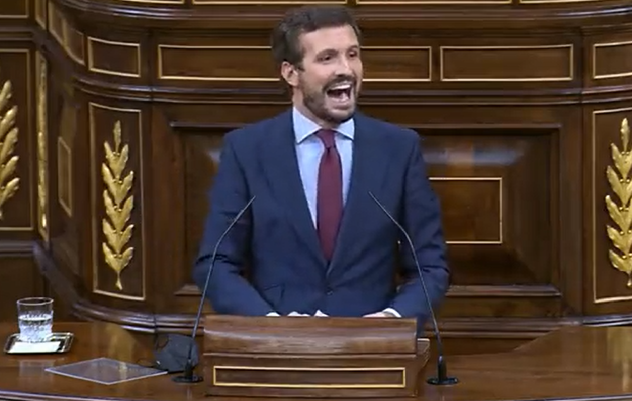 Pablo Casado en la tribuna de oradores del Congreso