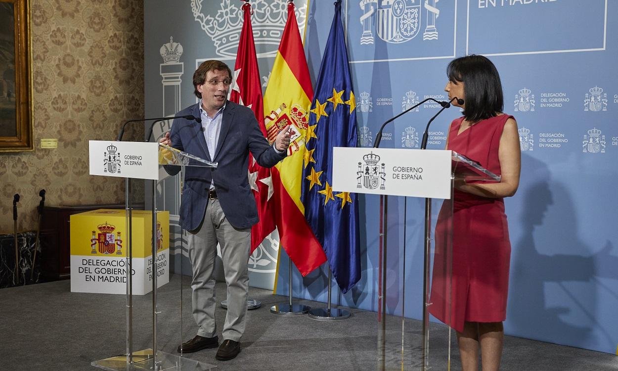El alcalde de Madrid, José Luis Martínez Almeida (i), y la delegada del Gobierno en la Comunidad de Madrid, Mercedes González. EP
