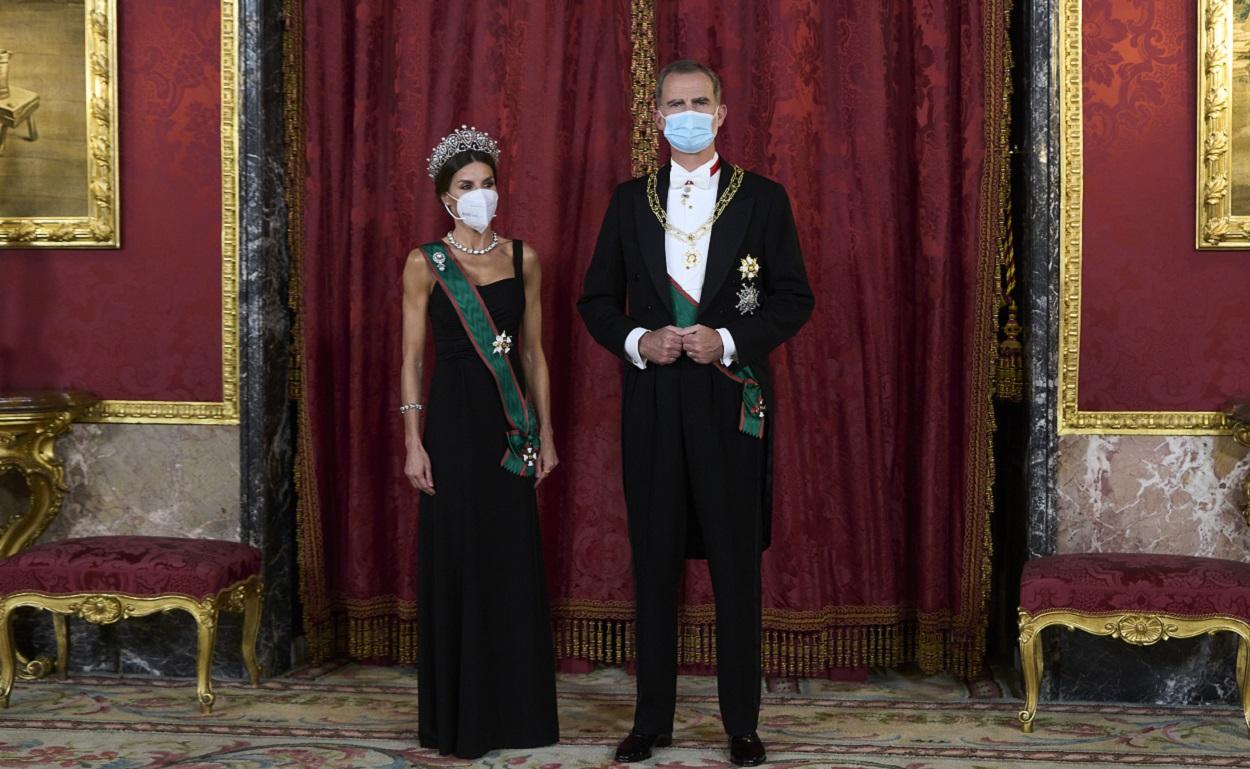 Los Reyes Felipe y Letizia en la recepción al presidente de Italia. EP