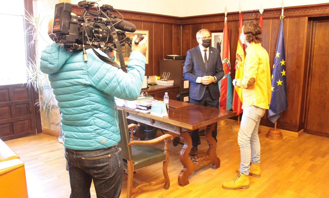 TVE visita al alcalde de Ponferrada