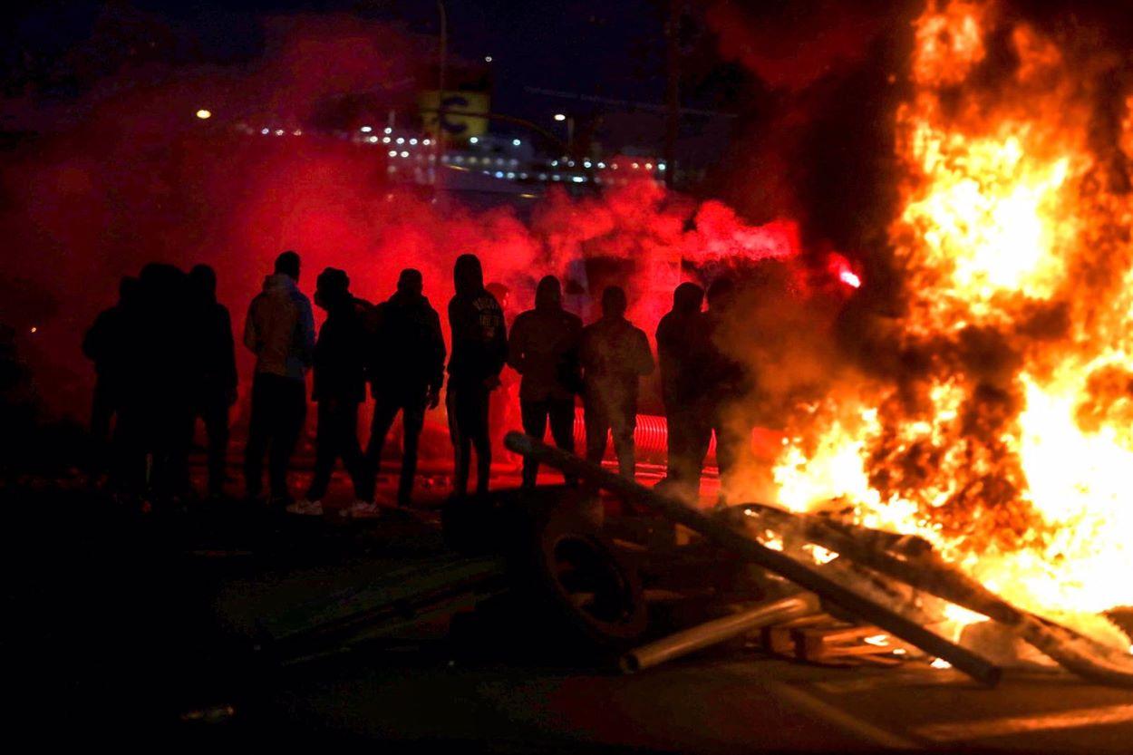 Barricada en la huelga del metal en Cádiz. NACHO FRADE/EP