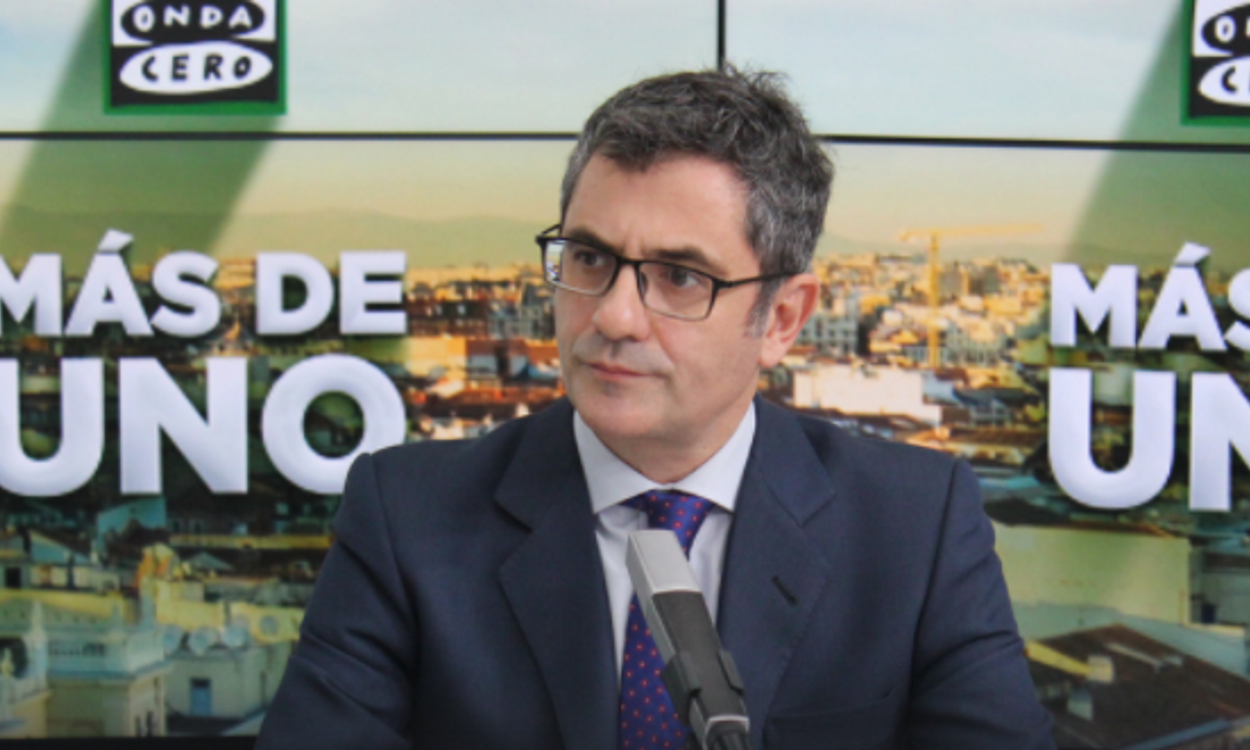 Félix Bolaños en una entrevista en Onda Cero con Carlos Alsina