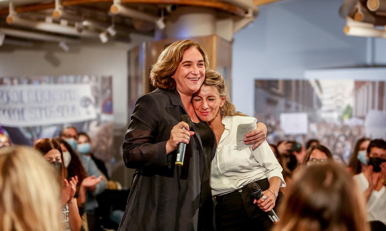 Ada Colau, líder de Catalunya en Comú, y Yolanda Díaz, ministra y vicepresidenta segunda. EP