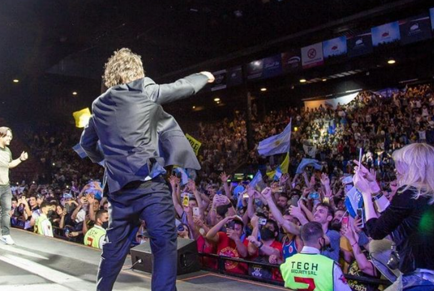 Javier Milei en la noche electoral de Argentina