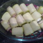 Pinchos de calabacín y queso fresco y escalopines con patatas